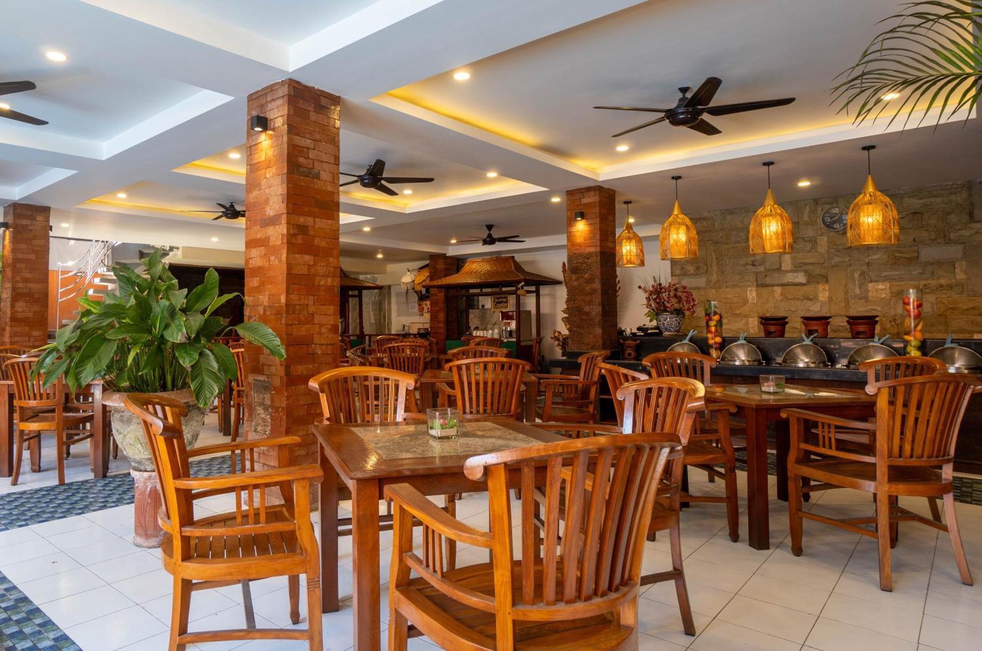 Wina Holiday Villa Kuta Lombok Exterior foto
